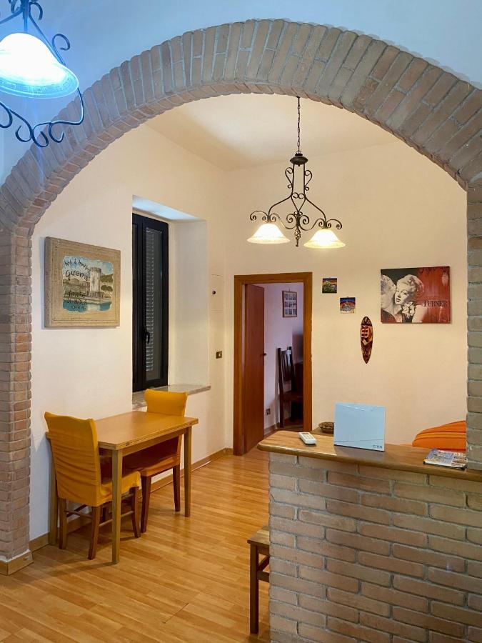 Holiday House Ginevra Formia Bagian luar foto
